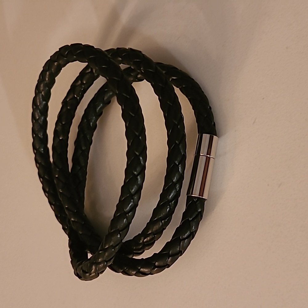 NWOT LEATHER BRACELET